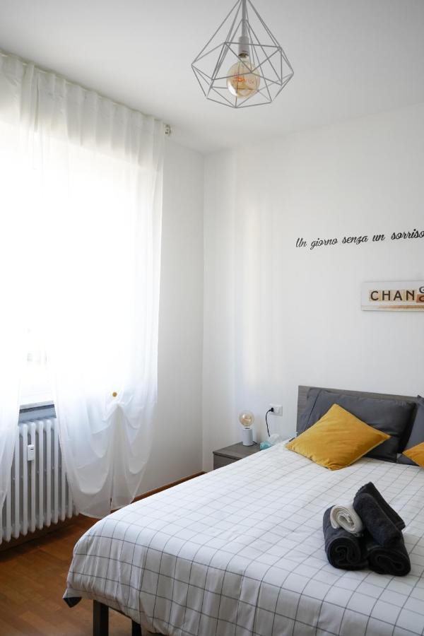 10 Min From The Airport-Wifi-Free Parking Apartment Samarate Екстериор снимка