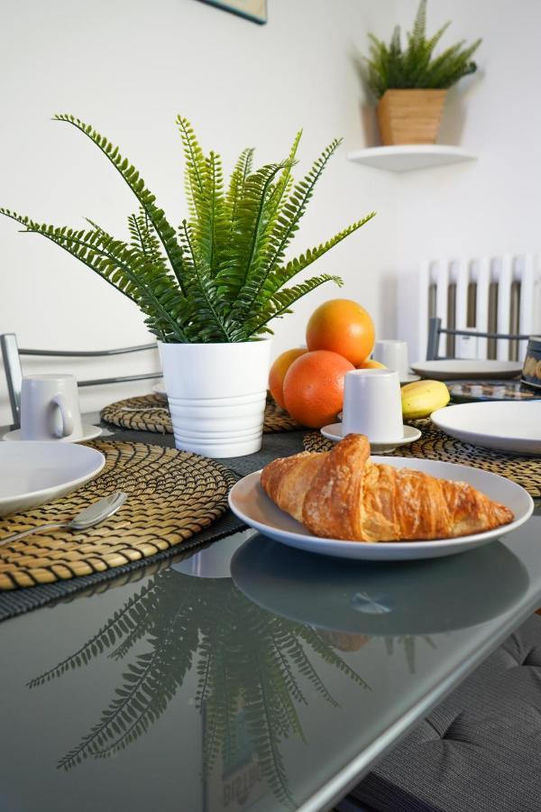 10 Min From The Airport-Wifi-Free Parking Apartment Samarate Екстериор снимка