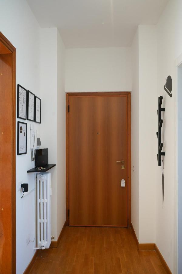 10 Min From The Airport-Wifi-Free Parking Apartment Samarate Екстериор снимка
